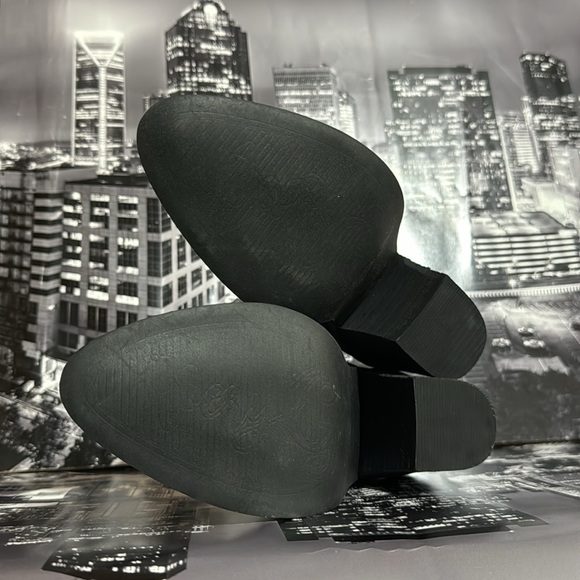 Very G Ankle Boots - Picture 4 of 6